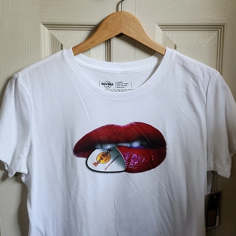 NWT HARD ROCK "BITE ME" T-SHIRT NASSAU, BAHAMAS - Picture 9 of 9